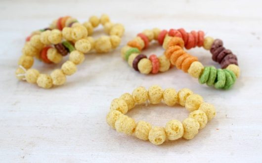 Healthy edible jewelry craft for kids 