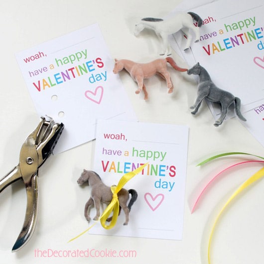 horse lovers Valentine's Day cards for the kids AND a free printable