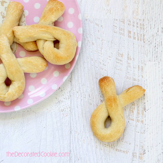 bunny breadsticks for Easter -- EASY 