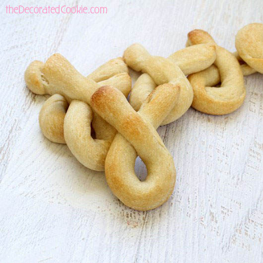 bunny breadsticks for Easter -- EASY 