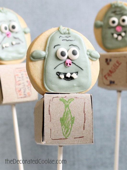 how to make The BoxTrolls cookies (wearing real boxes!)