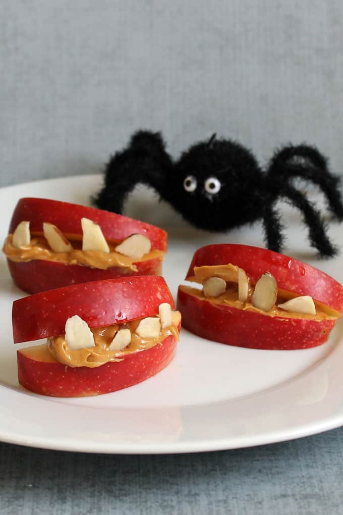 Healthy Halloween treats and snacks: Apple monster bites 