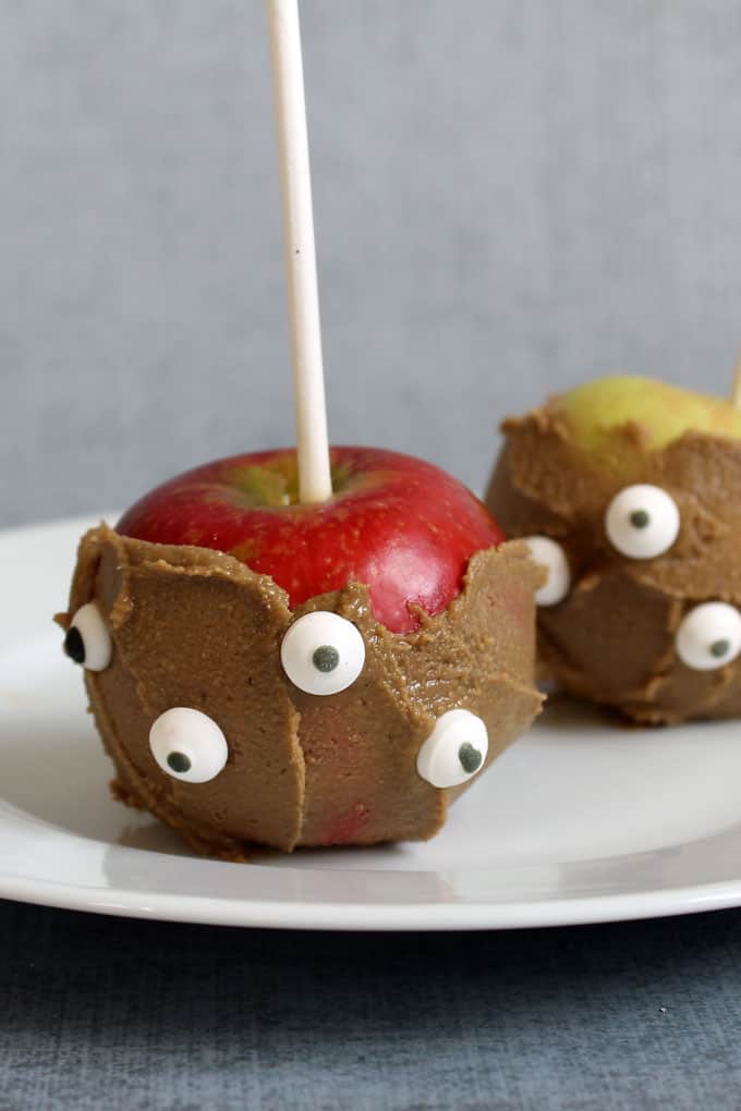 Healthy Halloween treats and snacks: Peanut butter apple monsters 