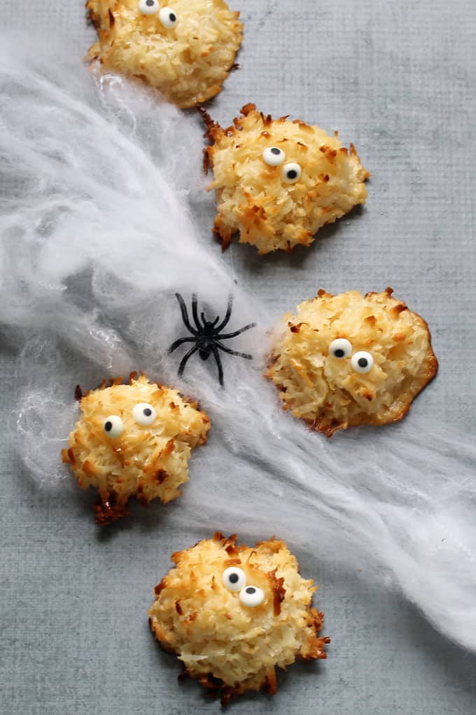 MACAROON MONSTERS. These 2-ingredient cookies are super-easy to make for Halloween. A fun food idea for your Halloween party or monster party.