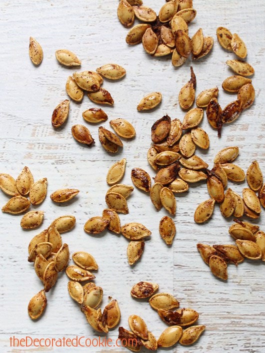 cinnamon maple pumpkin seeds with crunch