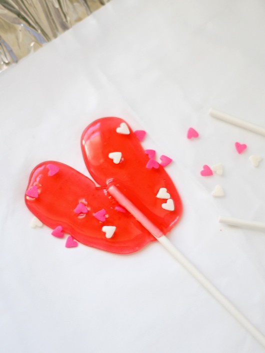 EASY Jolly Rancher Valentine's Day lollipops