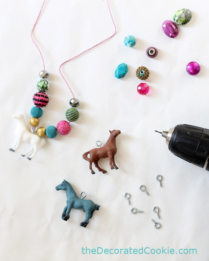 horse necklace craft how-to for a kid's birthday party