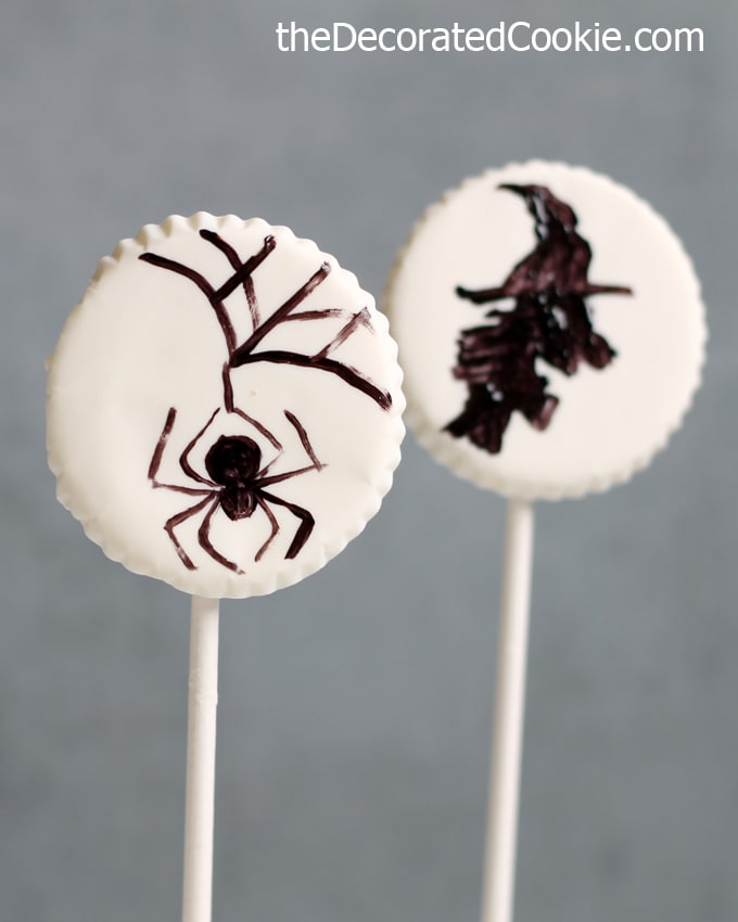 HALLOWEEN LOLLIPOPS: Painted chocolate lollipops Halloween favors #halloween #lollipops #partyfood #painting #chocolate #candymelts 