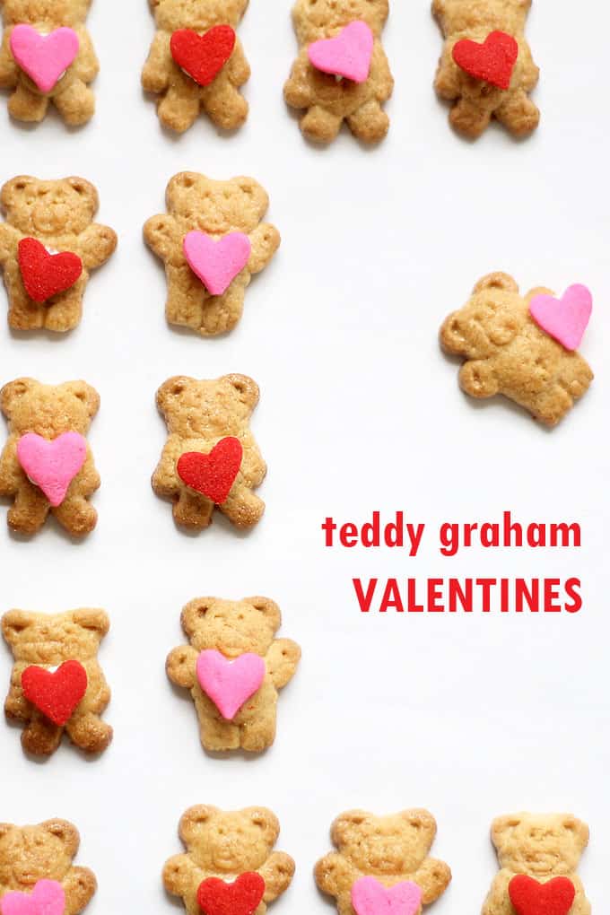 VALENTINES DAY TEDDY GRAHAMS -- cute and easy treat for kids and classroom parties 