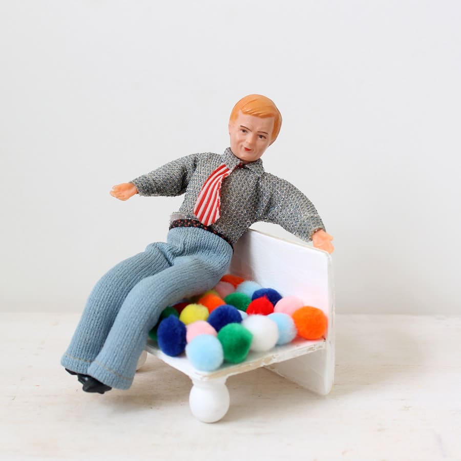 submit_dollhouse_armchair