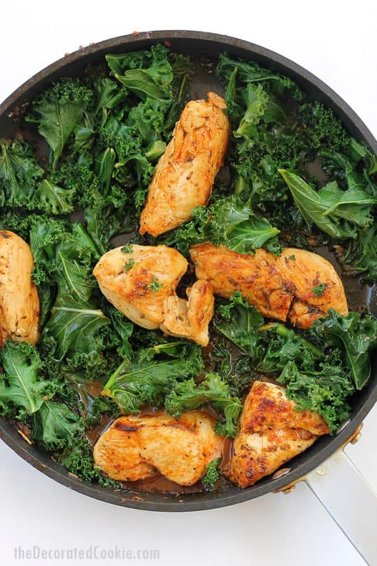 CHICKEN AND KALE IN WHITE WINE with herbs. Easy dinner idea.