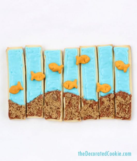 Summer dessert idea: Decorate fun pull-apart beach cookies.