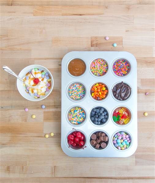 Ice cream sundae bar: Ideas, topping ideas, and recipes: Summer party.