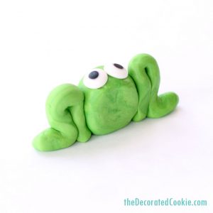 how to make candy clay and frog Oreos