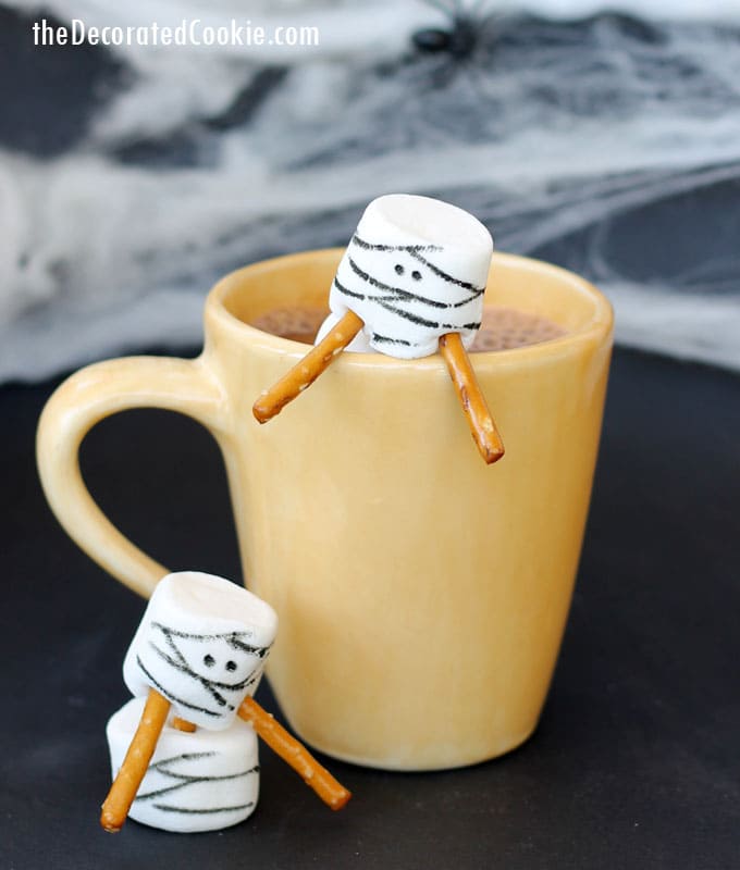 mummy marshmallows for Halloween hot cocoa