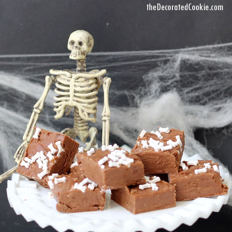 3-ingredient boozy Halloween fudge with free printables