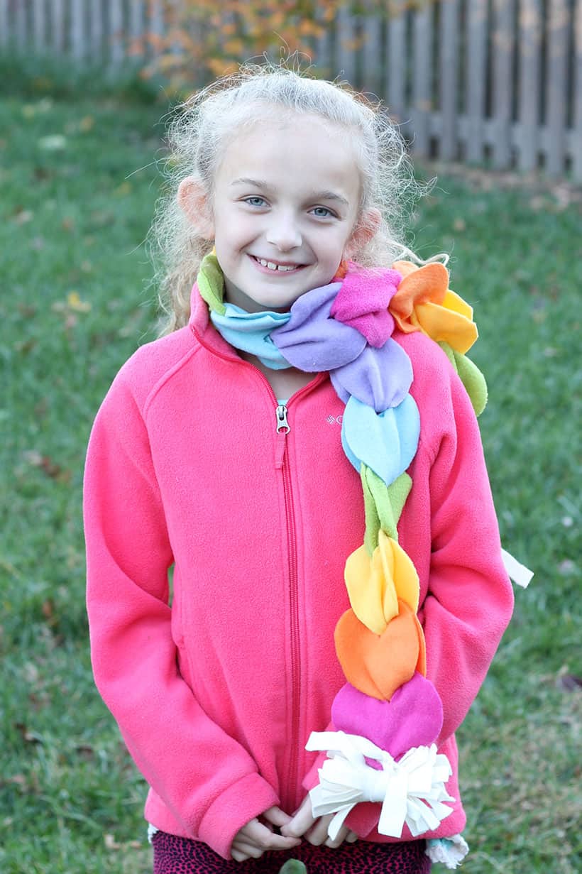 rainbow no-sew fleece scarf -- kid-friendly, printable instructions -- video