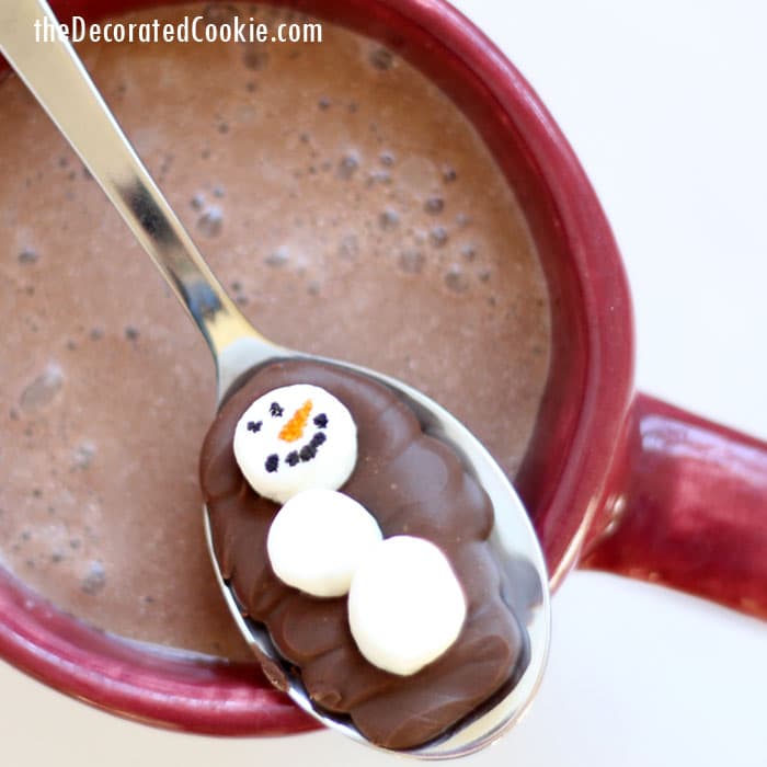 snowman chocolate spoons -- cute homemade Christmas gift idea 