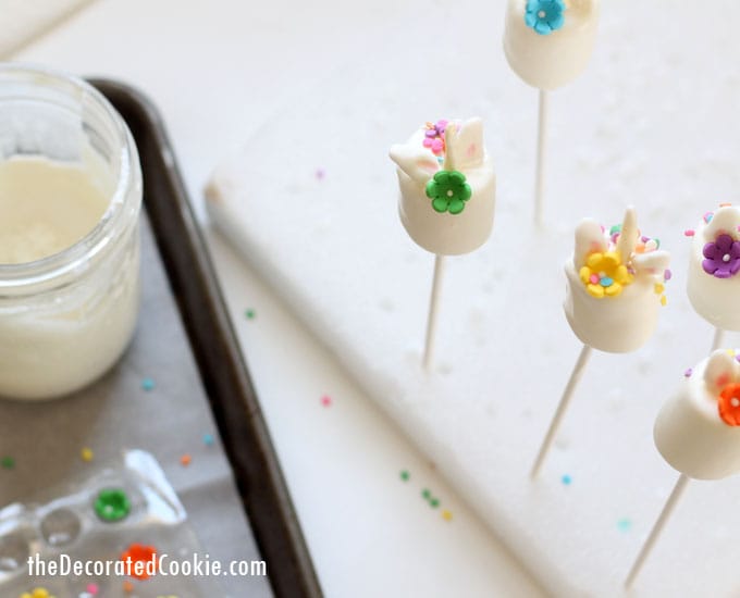 unicorn marshmallow pops 