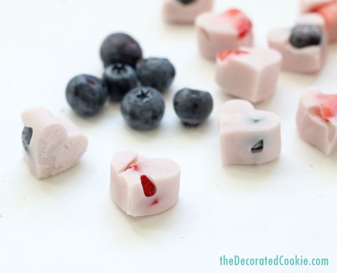 EASY fruit and frozen yogurt bites -- a healthy, kid-friendly snack 