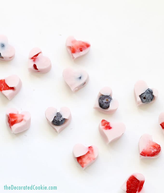 EASY fruit and frozen yogurt bites -- a healthy, kid-friendly snack 