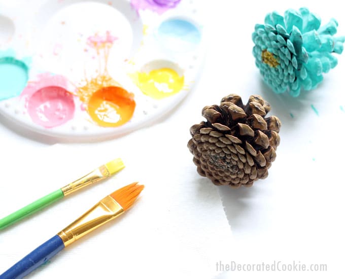how to make pine cone Zinneas -- easy flower craft --with paper stands to make a centerpiece 