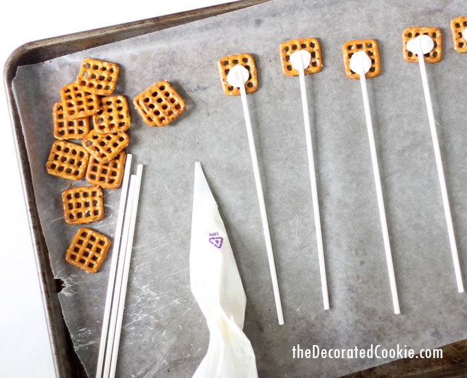 how to make flower pretzel pops -- with video how-tos 