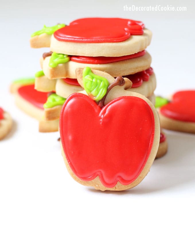 how to decorate apple cookies -- VIDEO how-tos --teacher appreciation, back to school 