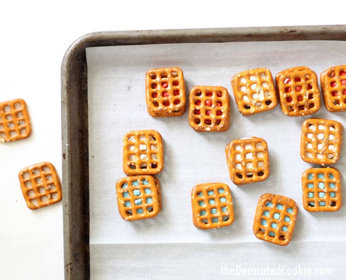 Patriotic pretzel bites -- quick and easy last-minute treat for the 4th of July -- video how-tos 