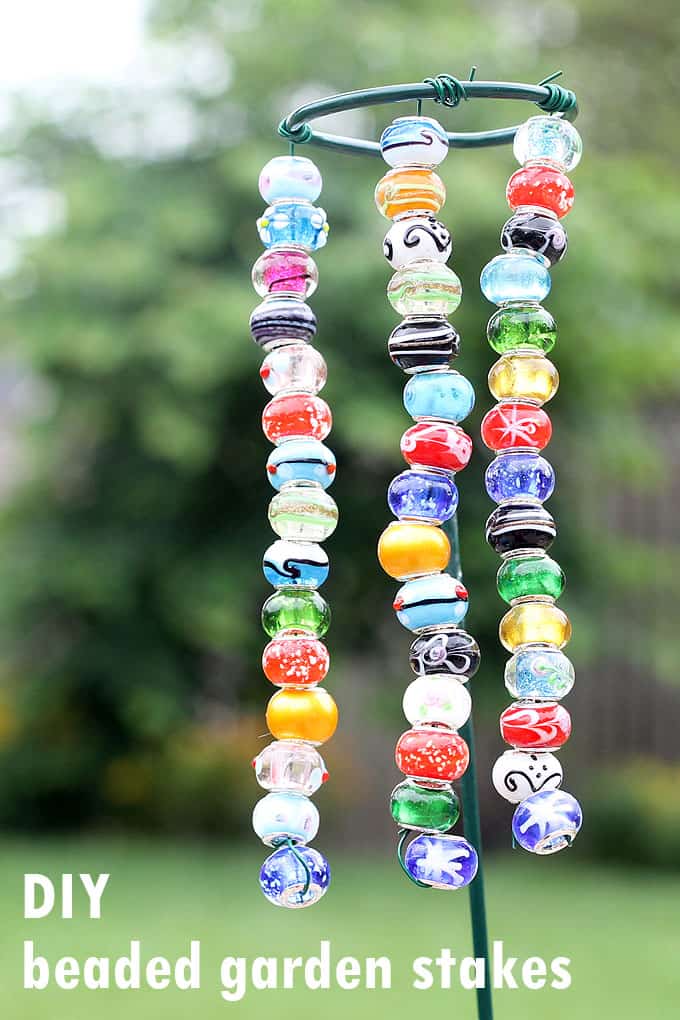 easy beaded garden stakes for kids or adults -- great garden craft that takes minutes to make and adds color and interest to your yard