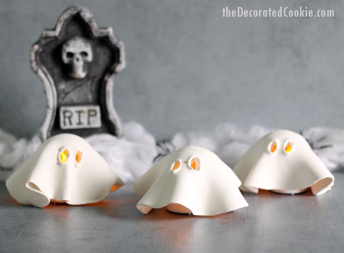 https://thedecoratedcookie.com/wp-content/uploads/2017/09/air-dry-clay-ghost-tea-lights-image-3.jpg