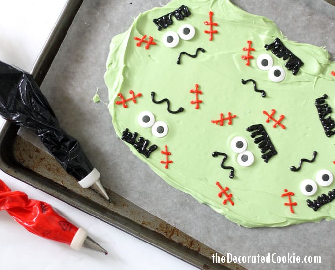 Frankenstein chocolate bark -- easy Halloween treat idea 