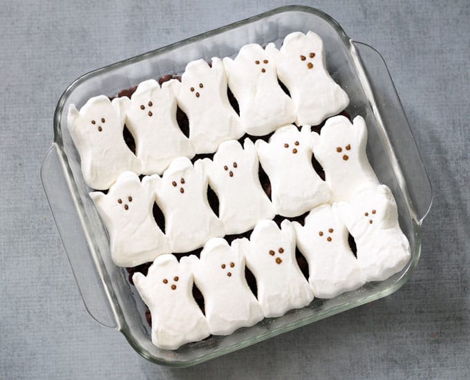 Halloween s'mores dip -- easy Halloween treat using Halloween Peeps marshmallows 