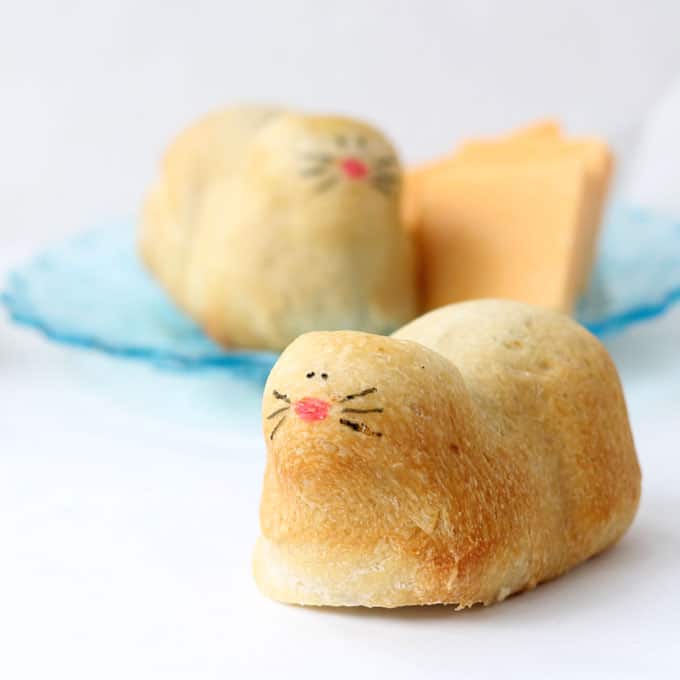 kitty cat bread loaf -- how to make EASY kitty cat bread with silicone molds and store-bought dough 
