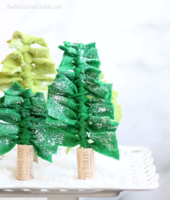 easy holiday craft: FELT Christmas tree centerpiece with video how-tos 