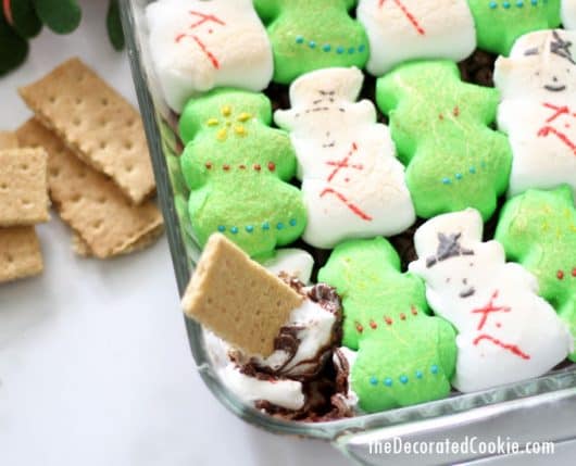 Cute and super-easy CHRISTMAS S'MORES DIP. 2-ingredients, video.