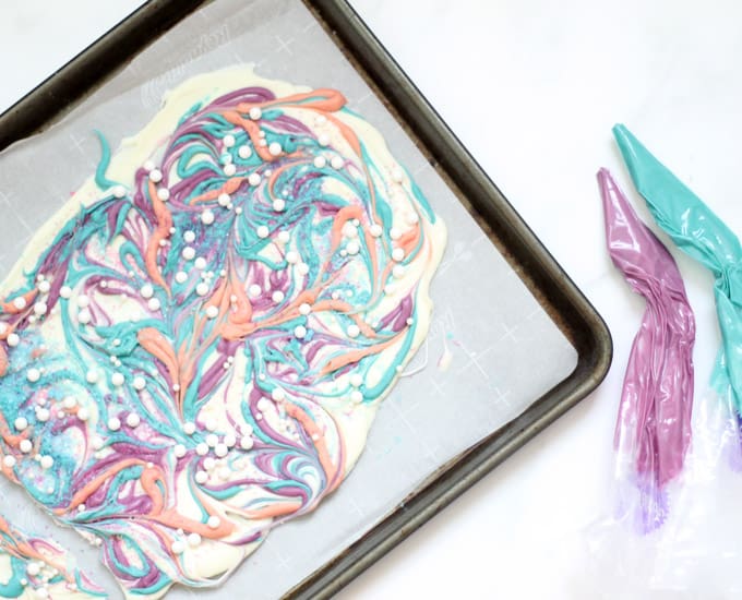 homemade unicorn bark! Minutes to make, sparkly, colorful, unicorn food. Video how-tos 