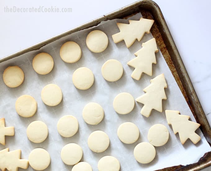 tray of christmas cookies 