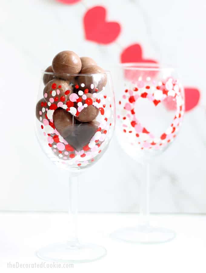 how to paint Valentine's Day wine glasses