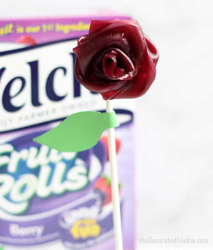 Fruit Roll rose bouquet! How to make gorgeous, EASY, fruit roll roses (flowers) with Welch's Fruit Rolls. A fun, kid-friendly food craft for spring. Use as cake, cookie, or cupcake toppers, OR, make a fruit roll rose bouquet as a gift for Mother's Day or birthdays. #WelchsFruitRolls #UnrollTheFun #sponsored #ad