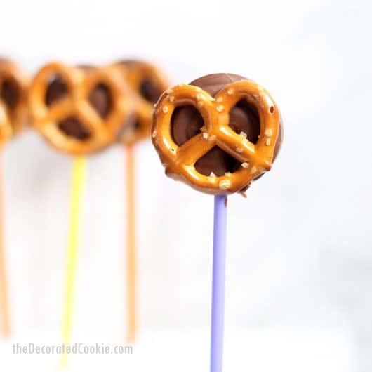 Chocolate pretzels pops are an easy sweet and salty treat.