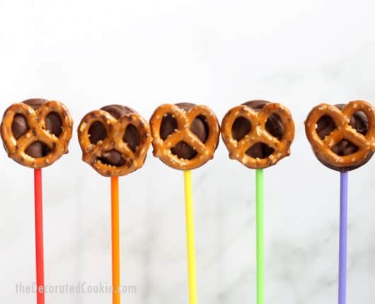 Chocolate pretzels pops are an easy sweet and salty treat.