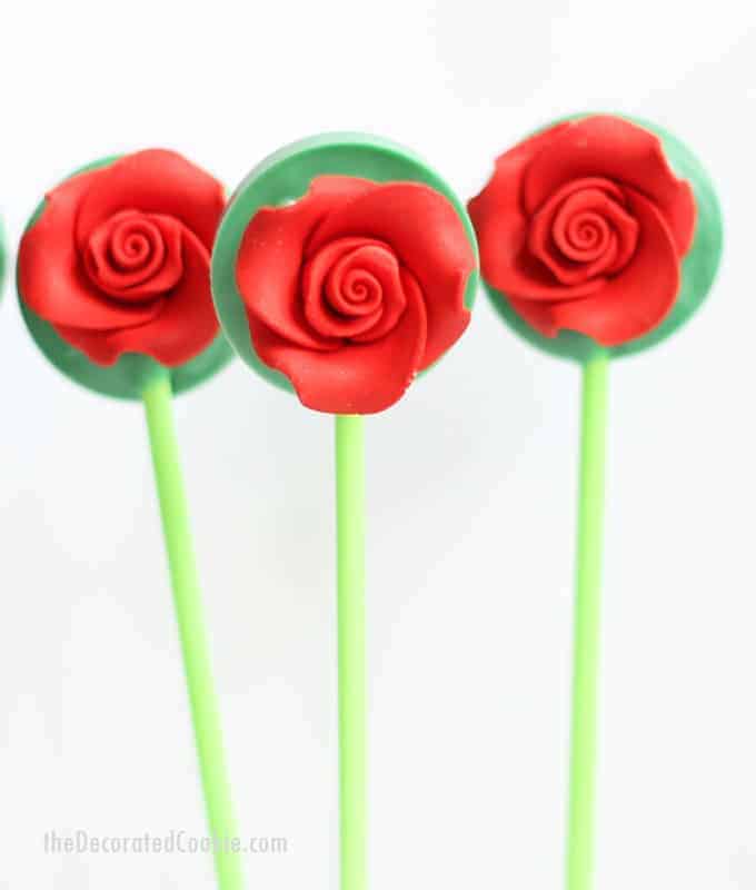 Easy rose bouquet chocolate pops are a fun food gift idea for Mother's Day, birthdays, or Valentine's Day. Video how-tos included. #MothersDay #rosebouquet #flowers #chocolate #chocolatepops #lollipops #ValentinesDay