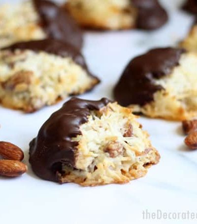 Almond Joy Cookies! Four-ingredients only. Coconut, almonds, and chocolate baked into a delicious cookie, just like the classic candy bar. #AlmondJoy #Hersheys #AlmondJoyCookies #Coconut