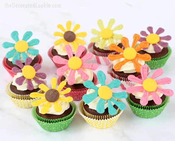 candy melt flowers on chocolate cupcakes 