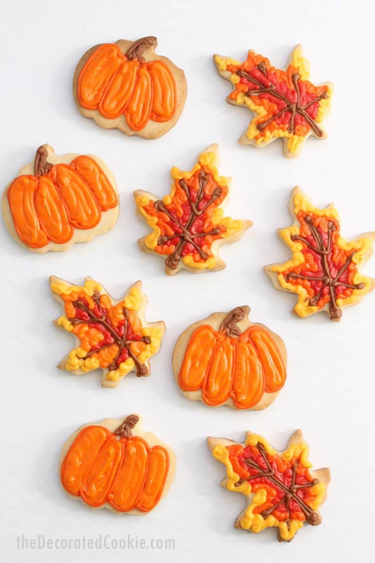 FALL COOKIES: How to decorate pumpkin and leaf cookies.