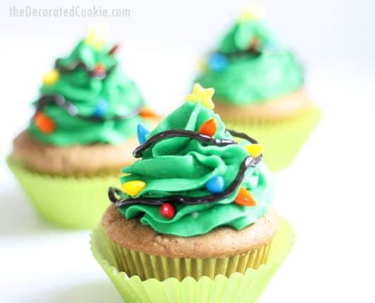 CHRISTMAS TREE CUPCAKES &ndash; easy Christmas cupcake idea