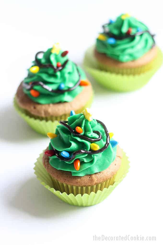 CHRISTMAS TREE CUPCAKES 