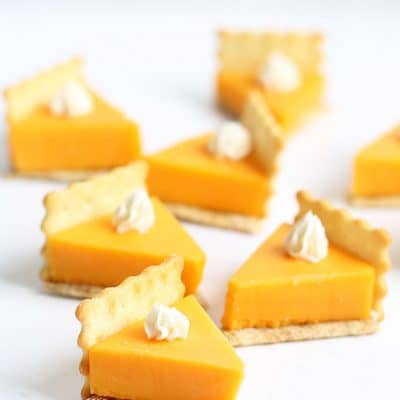 PUMPKIN PIE CHEESE AND CRACKERS -- fun Thanksgiving appetizer