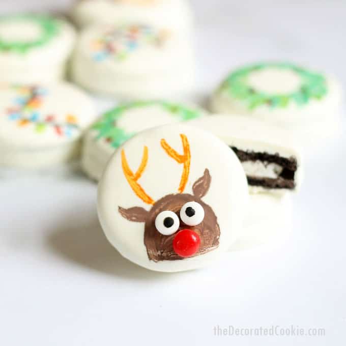 PAINTED CHRISTMAS OREOS -- easy Christmas cookies idea